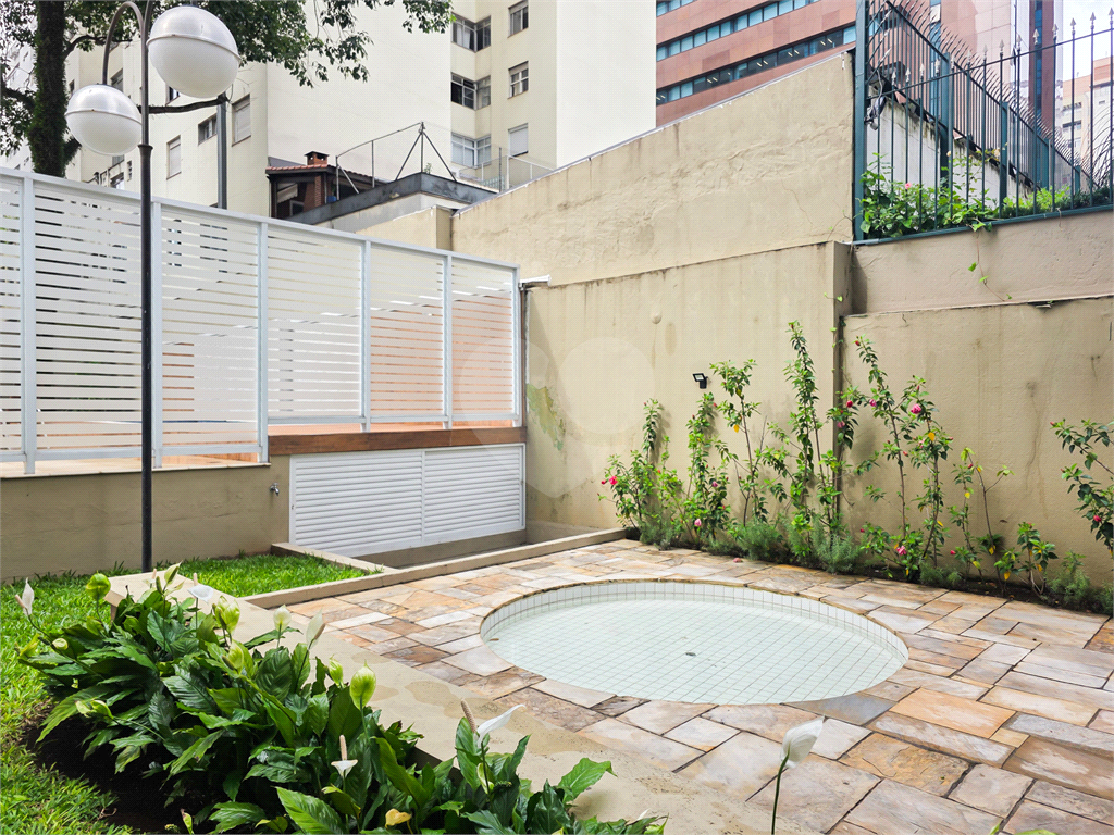 Apartamento no bairro do Paraiso com 2 dormitórios, 1 suíte, varanda e 1 vaga