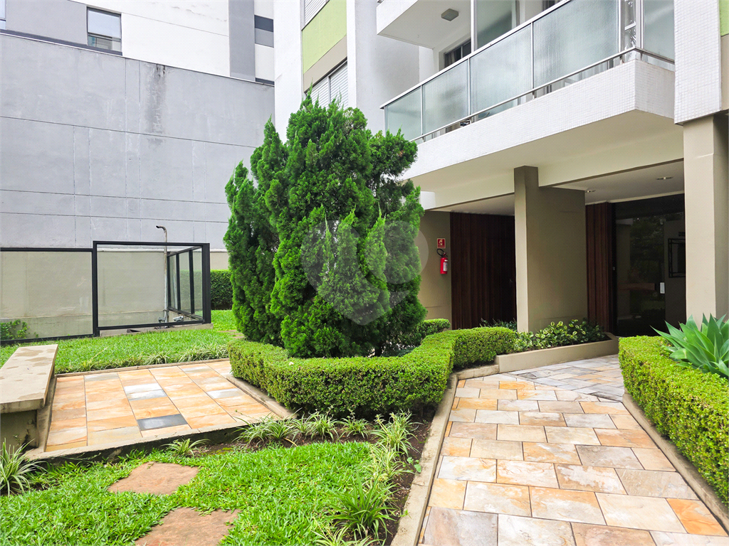 Apartamento no bairro do Paraiso com 2 dormitórios, 1 suíte, varanda e 1 vaga