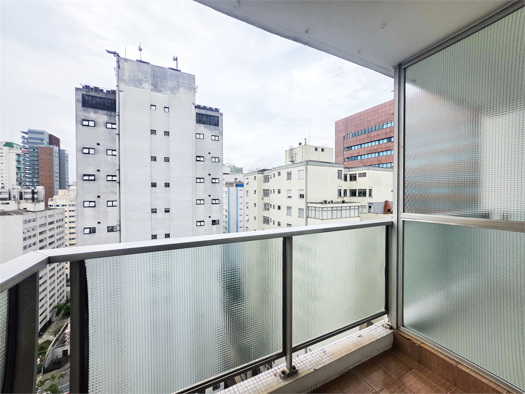 Apartamento no bairro do Paraiso com 2 dormitórios, 1 suíte, varanda e 1 vaga