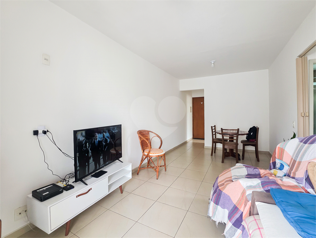 Apartamento no bairro do Paraiso com 2 dormitórios, 1 suíte, varanda e 1 vaga