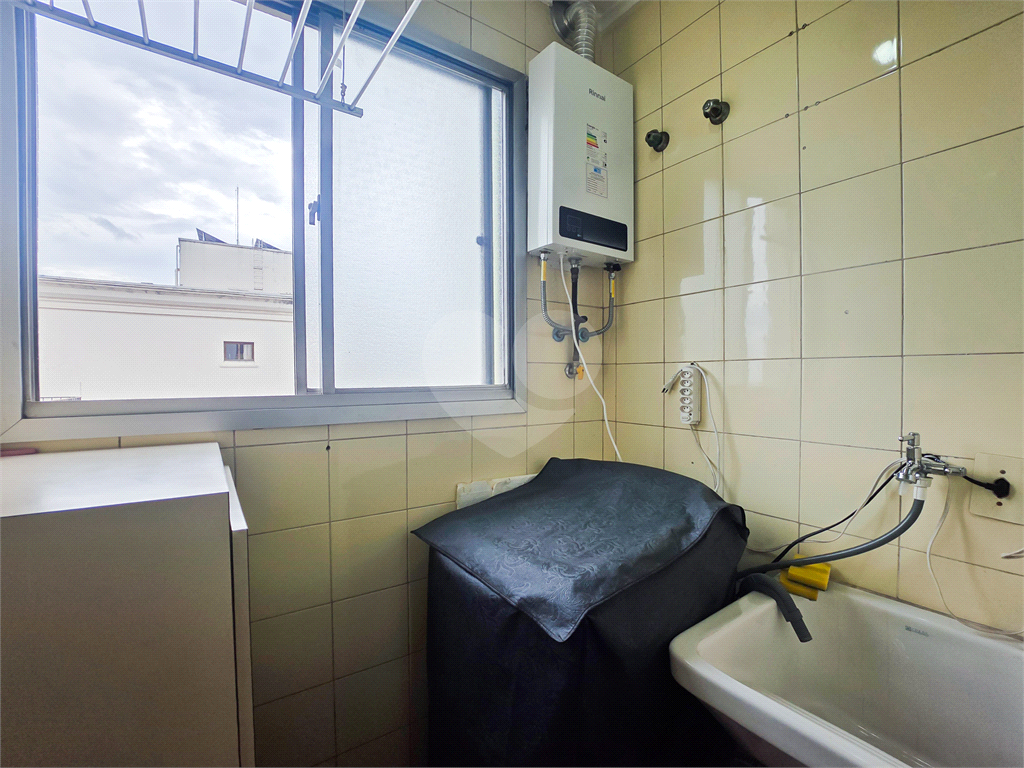 Apartamento no bairro do Paraiso com 2 dormitórios, 1 suíte, varanda e 1 vaga