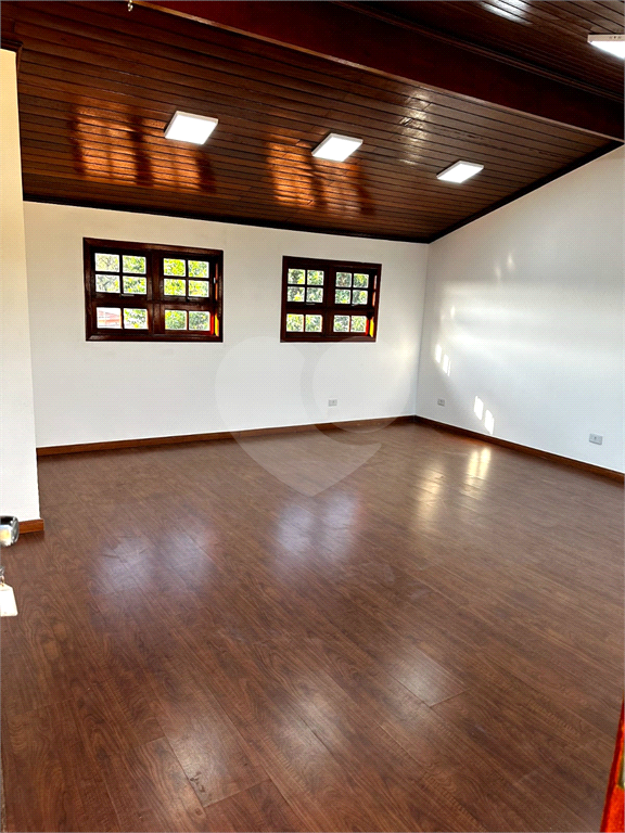 lindo e espaçoso sobrado