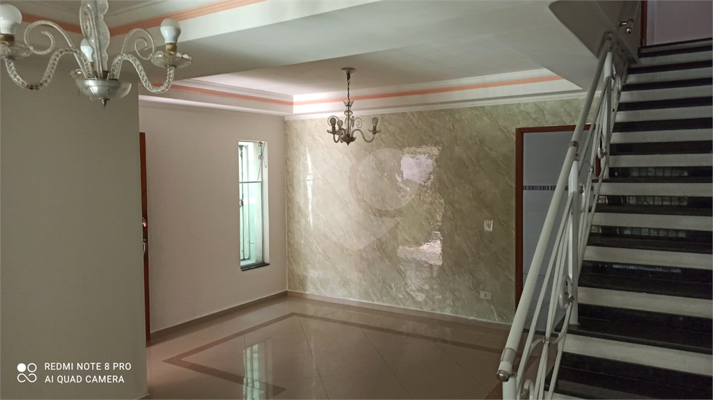 Amplo sobrado Isolado