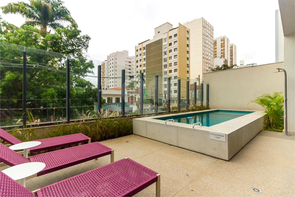 Studio mobiliado de 30m² com armários e eletrodomésticos sala e quatro integrado 1 banheiro Perdizes