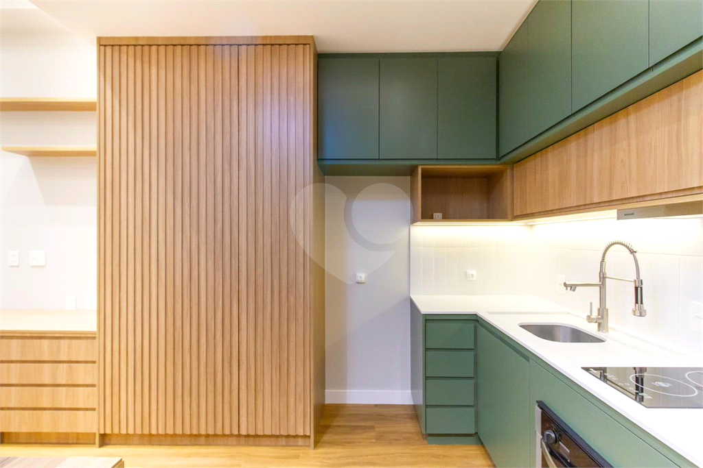 Studio mobiliado de 30m² com armários e eletrodomésticos sala e quatro integrado 1 banheiro Perdizes