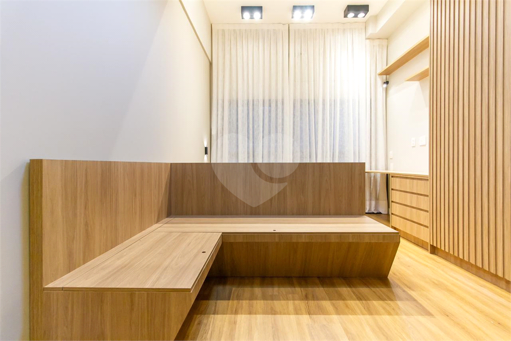Studio mobiliado de 30m² com armários e eletrodomésticos sala e quatro integrado 1 banheiro Perdizes