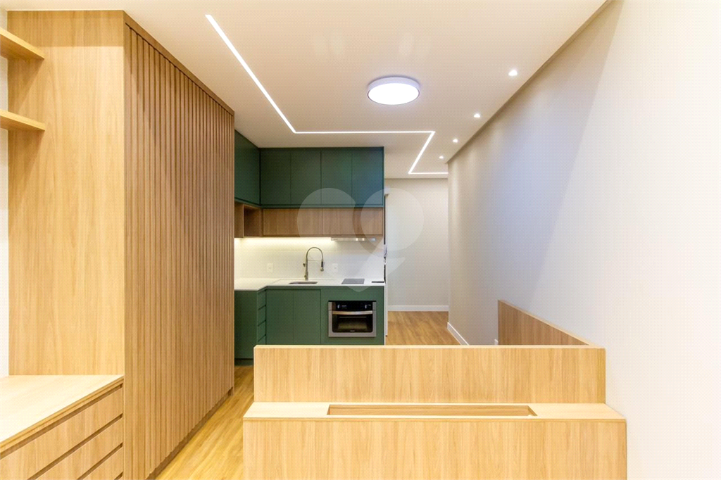 Studio mobiliado de 30m² com armários e eletrodomésticos sala e quatro integrado 1 banheiro Perdizes