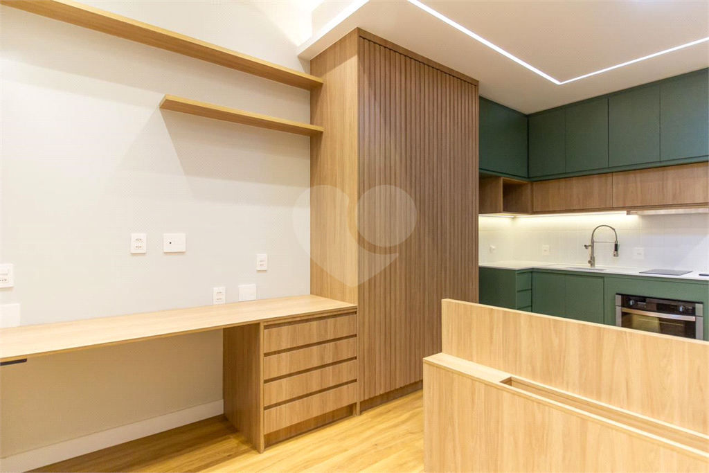Studio mobiliado de 30m² com armários e eletrodomésticos sala e quatro integrado 1 banheiro Perdizes