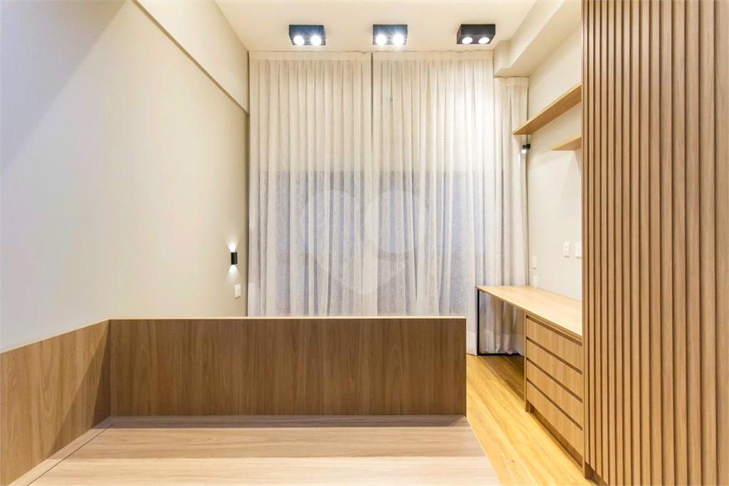 Studio mobiliado de 30m² com armários e eletrodomésticos sala e quatro integrado 1 banheiro Perdizes