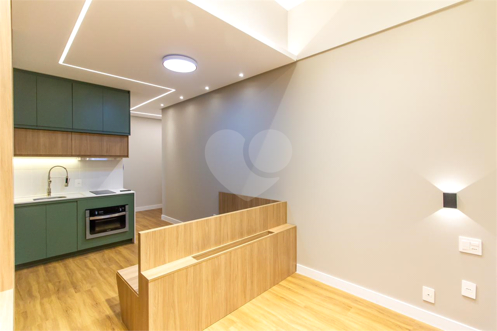 Studio mobiliado de 30m² com armários e eletrodomésticos sala e quatro integrado 1 banheiro Perdizes
