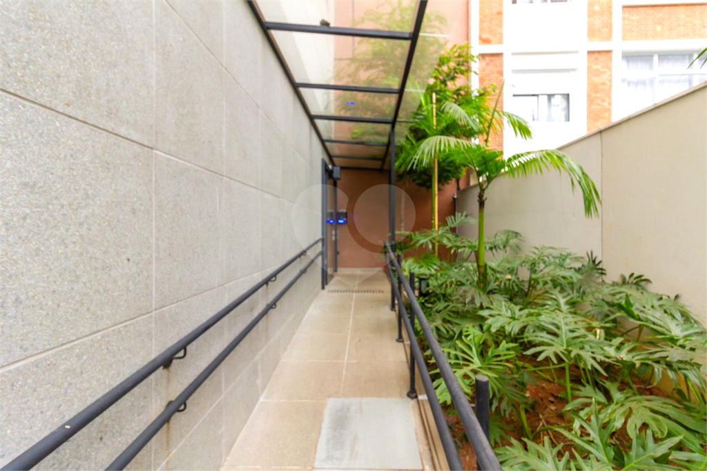 Studio mobiliado de 30m² com armários e eletrodomésticos sala e quatro integrado 1 banheiro Perdizes