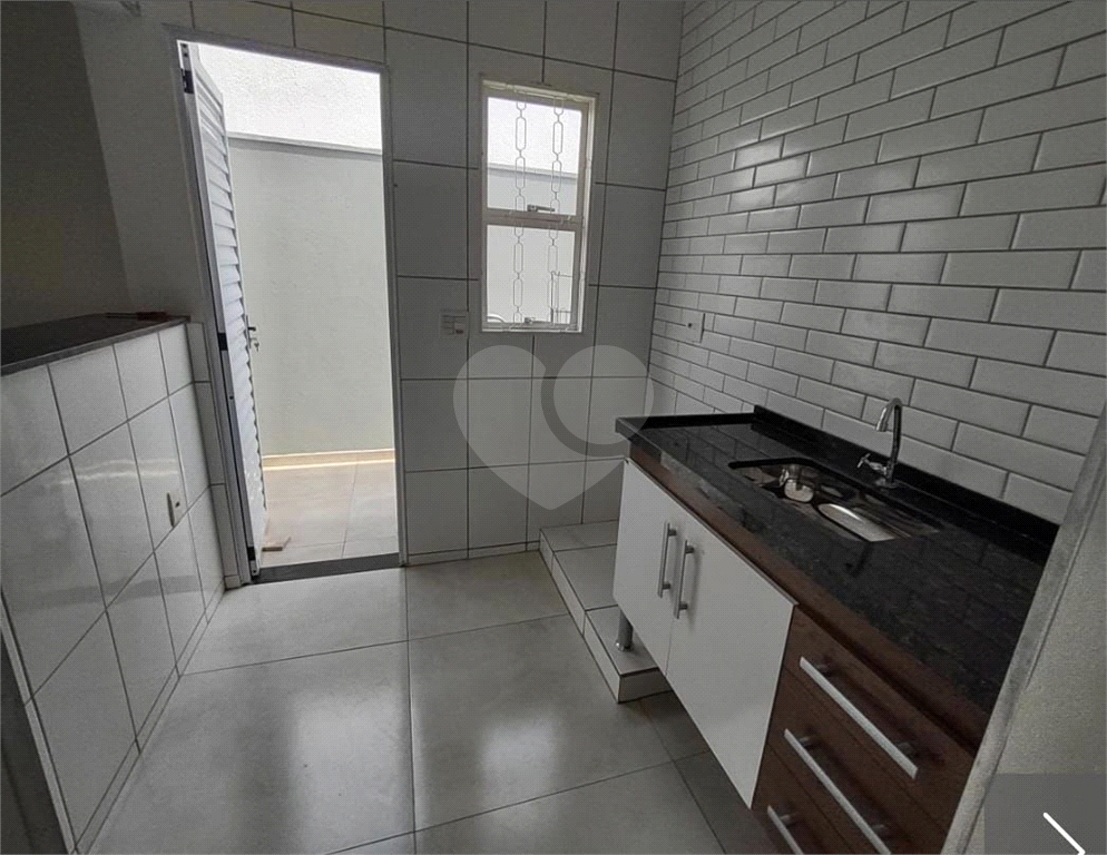 Casa à venda com 3 quartos, 110m² - Foto 1