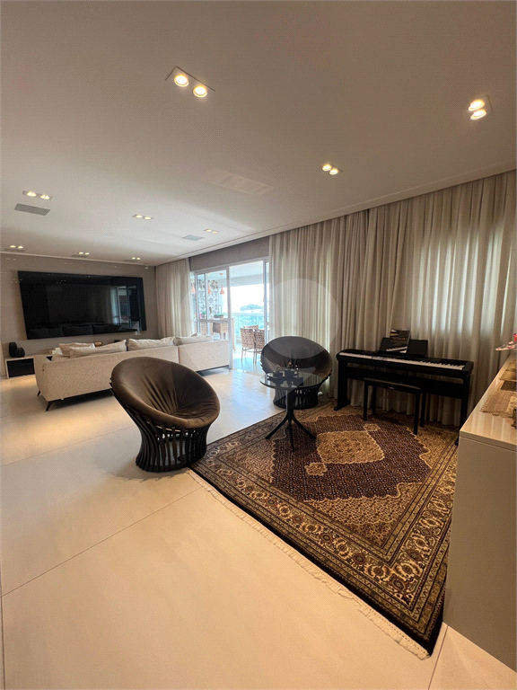 Excelente Apartamento  197m² de alto padrão (PORTEIRA FECHADA) 