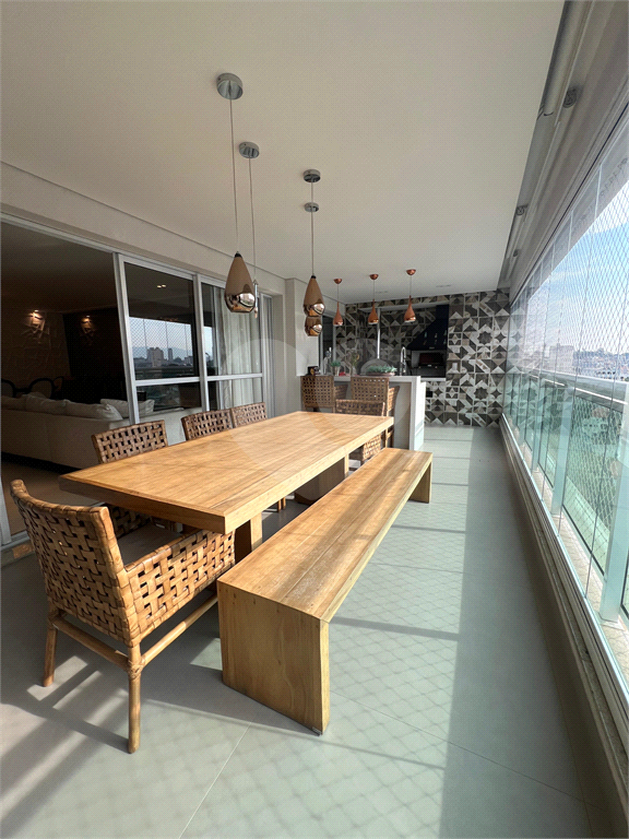 Excelente Apartamento  197m² de alto padrão (PORTEIRA FECHADA) 