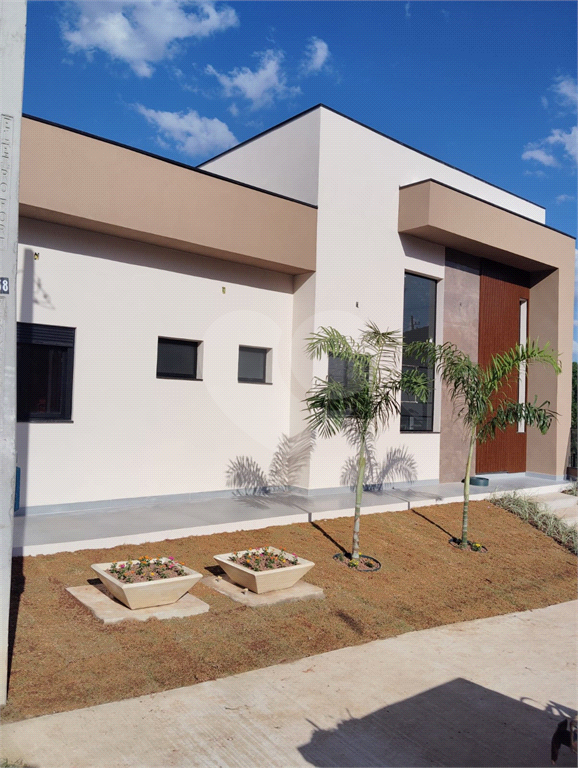 Casa de Condomínio à venda com 3 quartos, 236m² - Foto 2