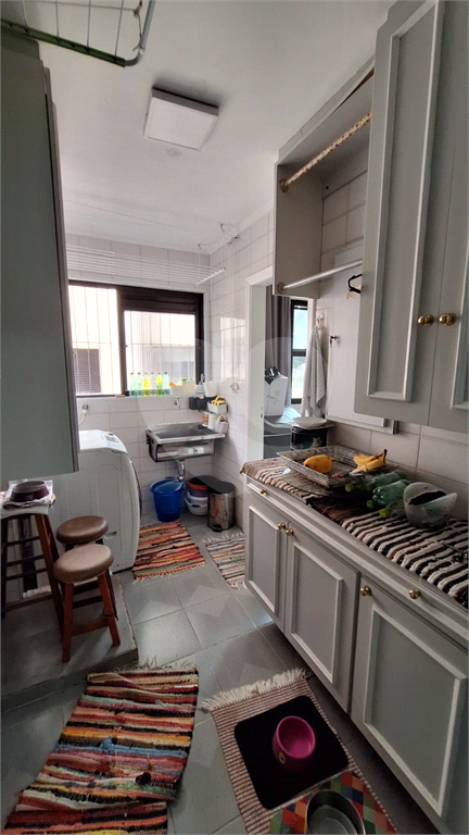 Apartamento em Perdizes 3 suítes, 4 vagas de garagem.