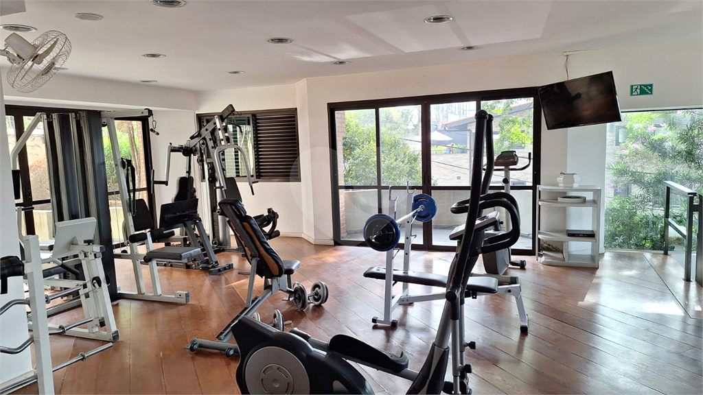 Apartamento em Perdizes 3 suítes, 4 vagas de garagem.