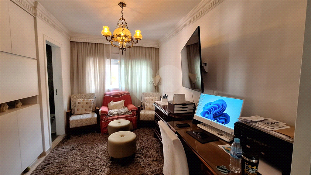 Apartamento em Perdizes 3 suítes, 4 vagas de garagem.