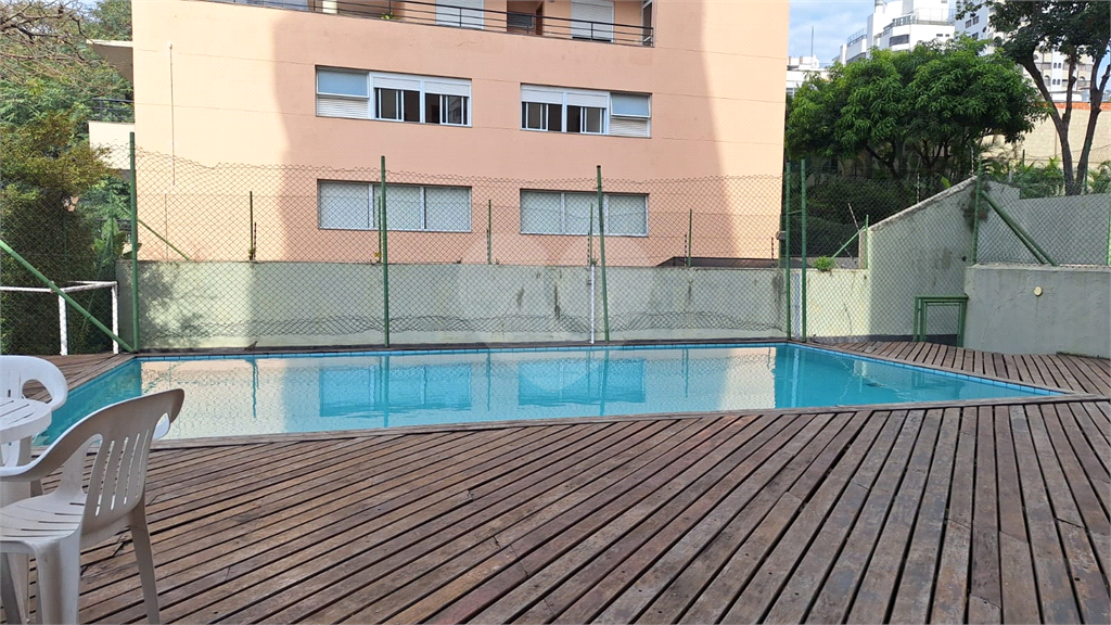 Apartamento em Perdizes 3 suítes, 4 vagas de garagem.