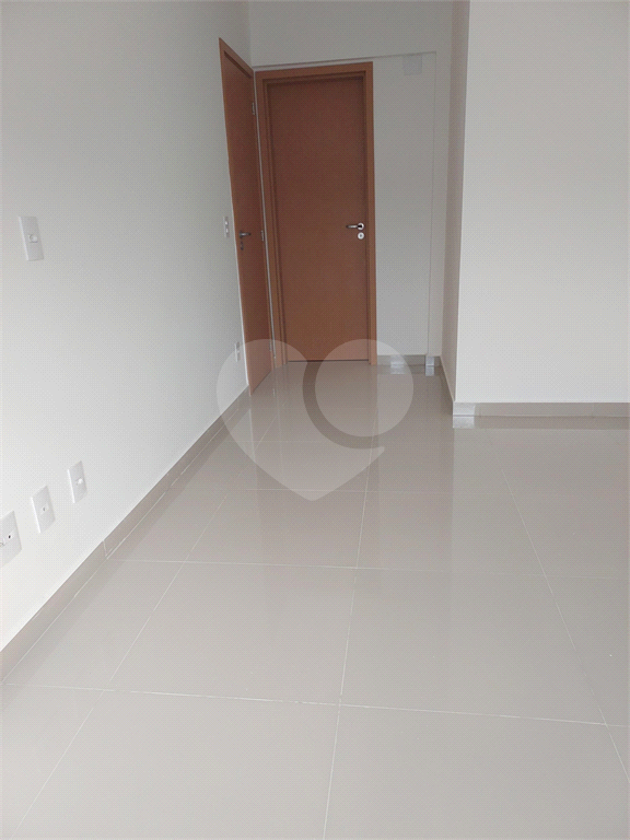 Apartamento à venda com 1 quarto, 54m² - Foto 2