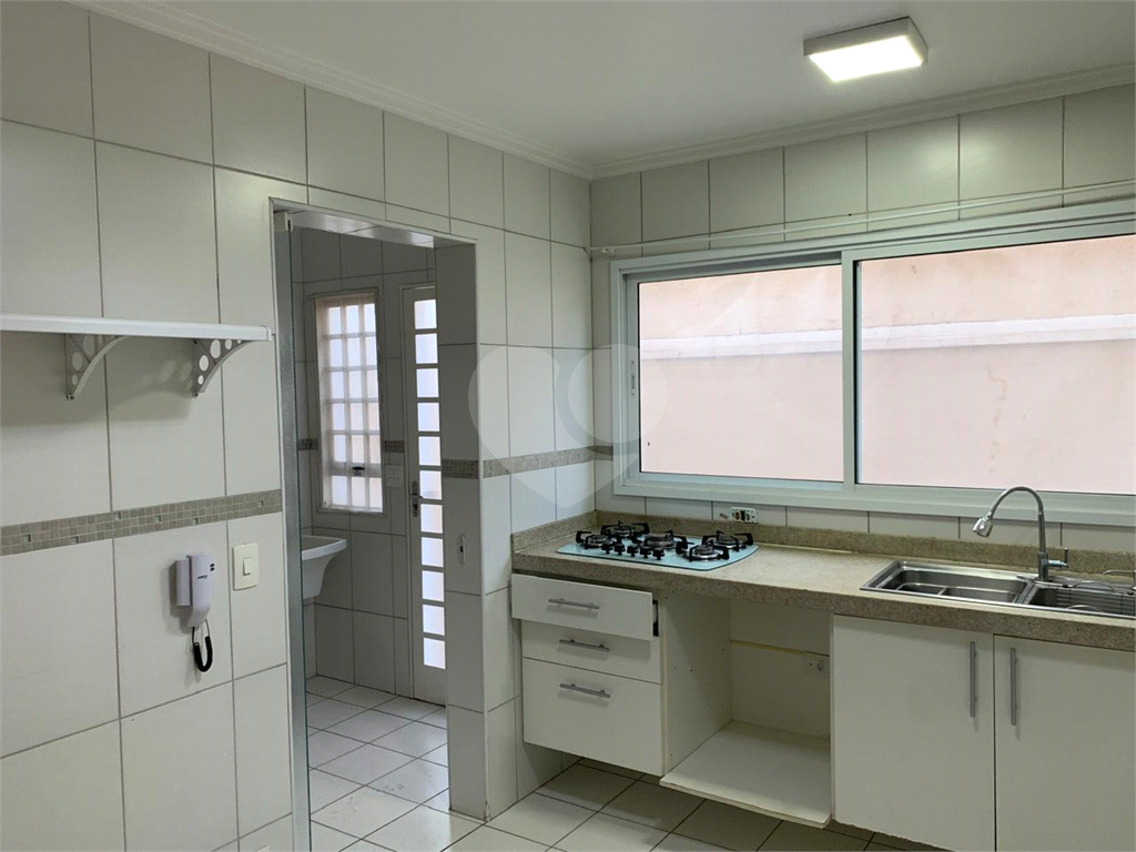 Casa à venda com 4 quartos, 210m² - Foto 15