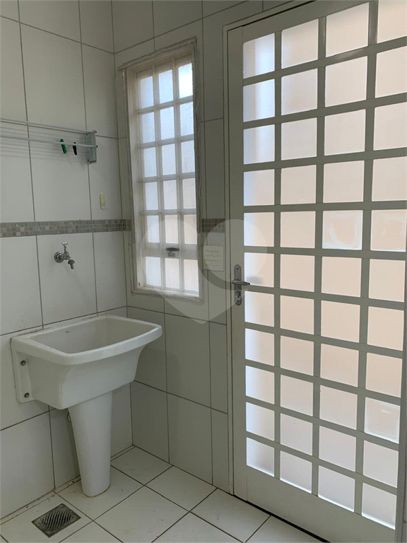 Casa à venda com 4 quartos, 210m² - Foto 18