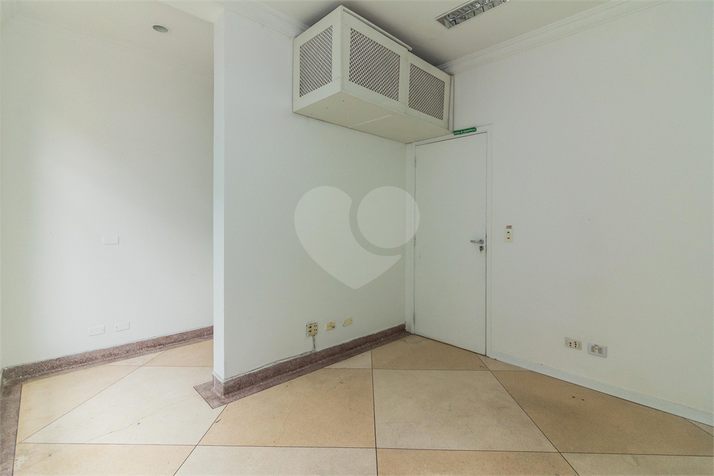 Sobrado comercial para venda em Alphaville, centro comercial!