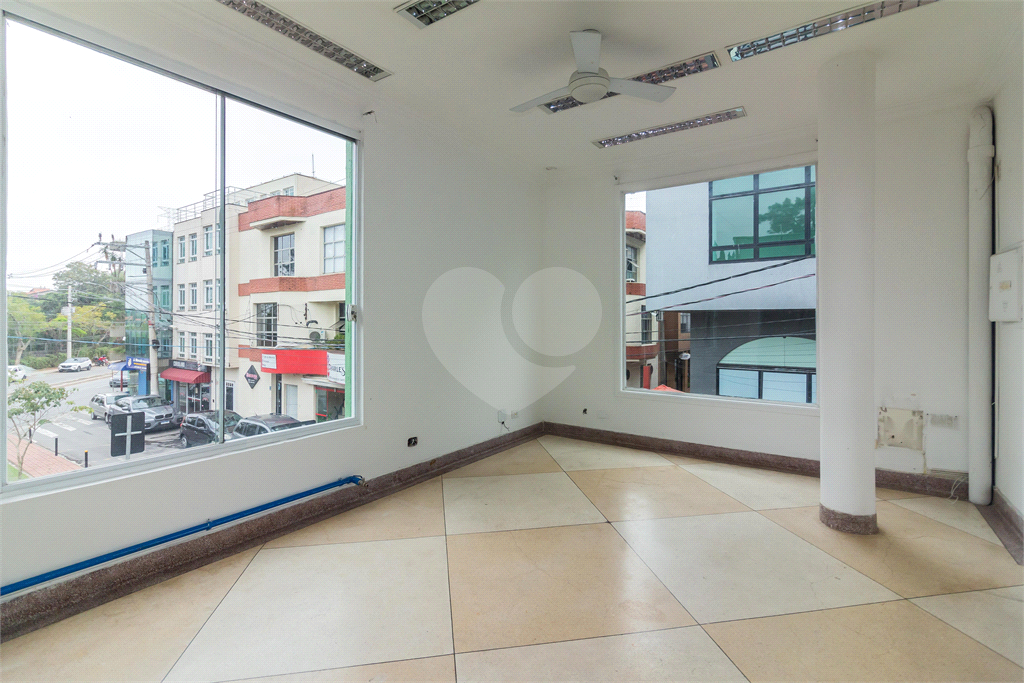 Sobrado comercial para venda em Alphaville, centro comercial!