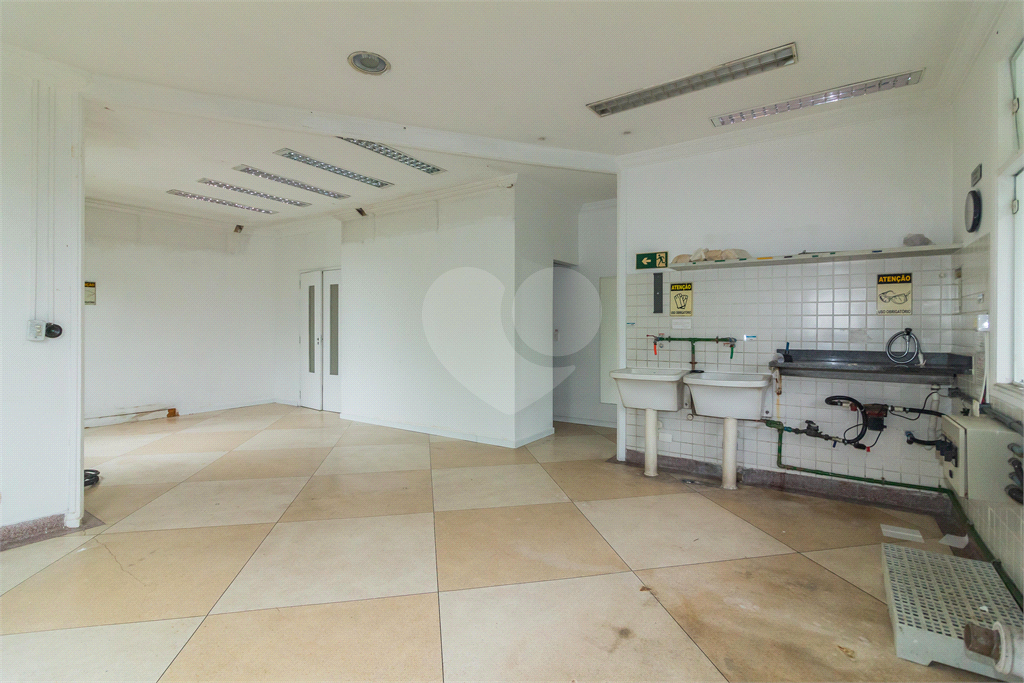 Sobrado comercial para venda em Alphaville, centro comercial!