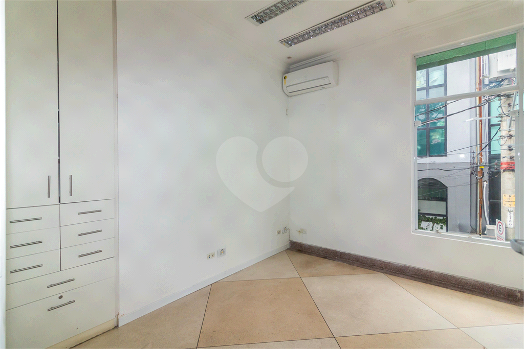 Sobrado comercial para venda em Alphaville, centro comercial!