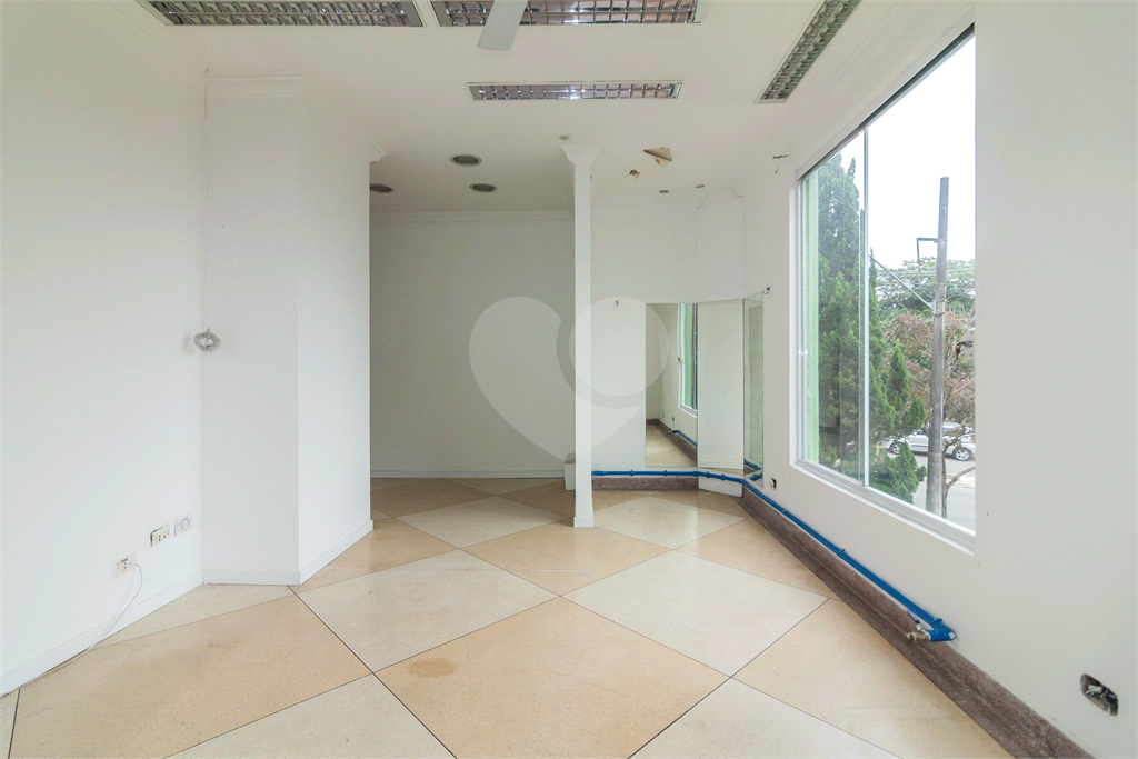 Sobrado comercial para venda em Alphaville, centro comercial!