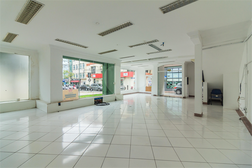 Sobrado comercial para venda em Alphaville, centro comercial!