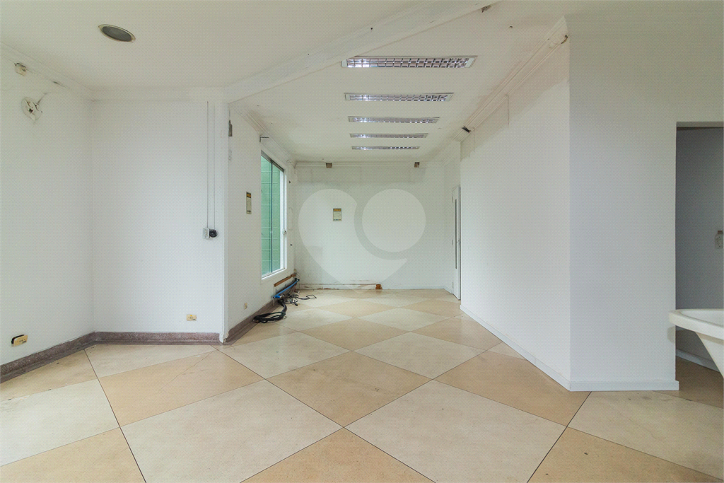 Sobrado comercial para venda em Alphaville, centro comercial!