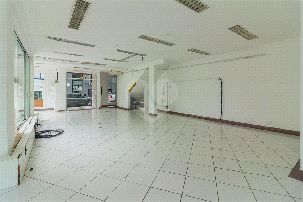 Sobrado comercial para venda em Alphaville, centro comercial!