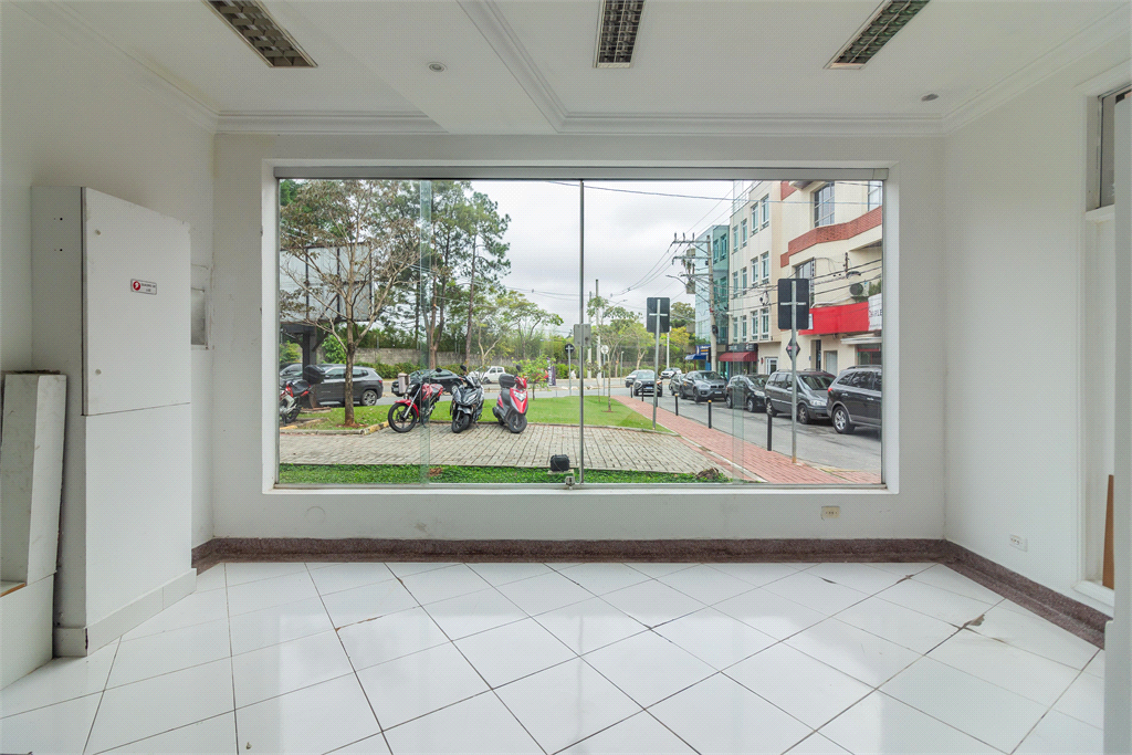 Sobrado comercial para venda em Alphaville, centro comercial!