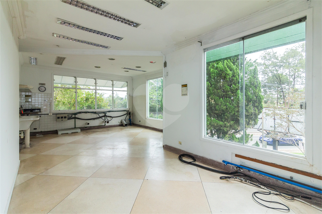 Sobrado comercial para venda em Alphaville, centro comercial!