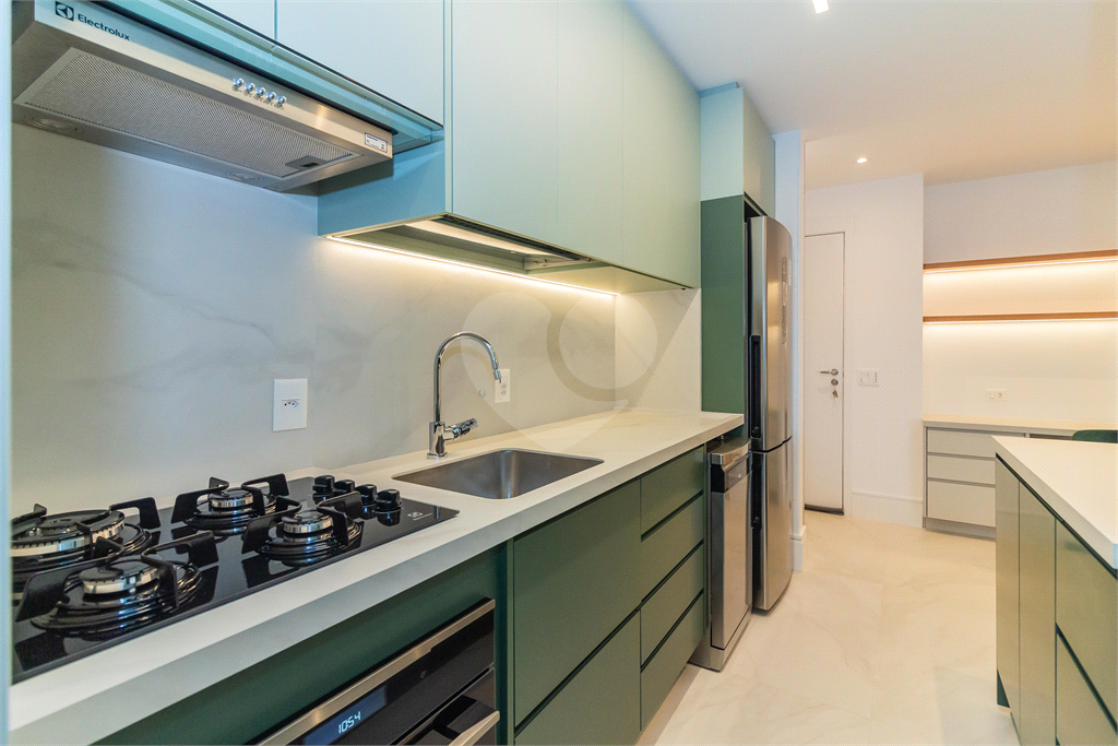 Apartamento para venda, com 2 quartos, 70 m, novo, mobiliado, 1 vaga na Vila Madalena