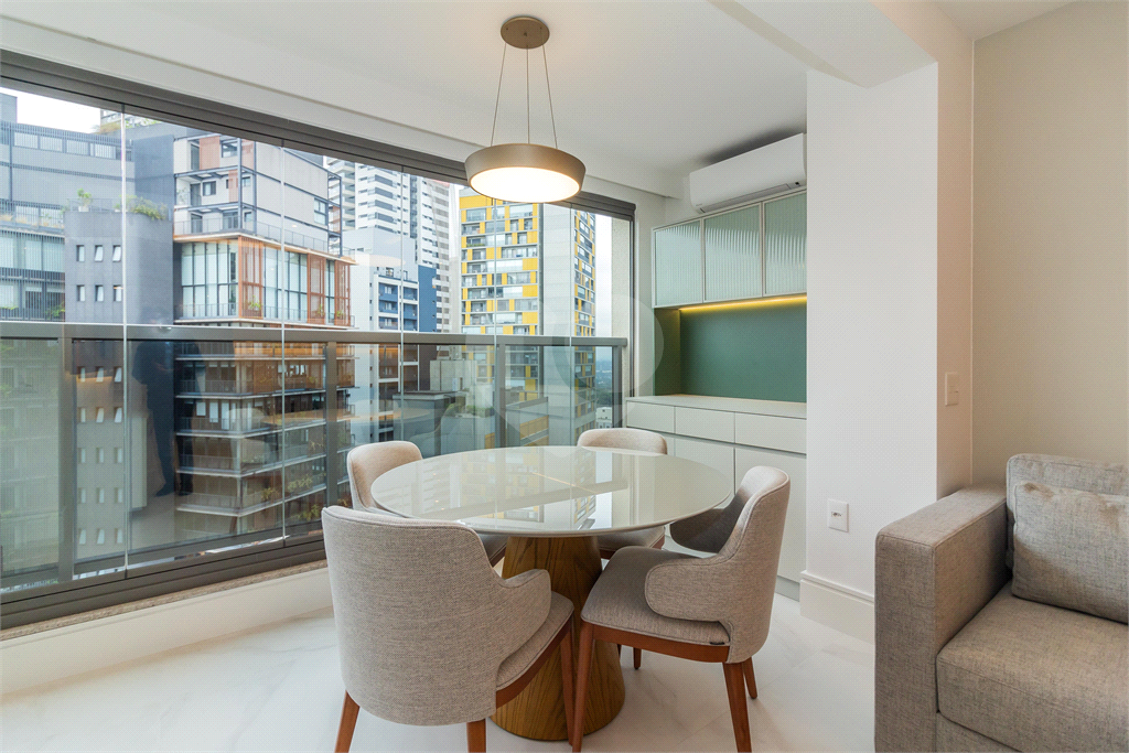 Apartamento para venda, com 2 quartos, 70 m, novo, mobiliado, 1 vaga na Vila Madalena