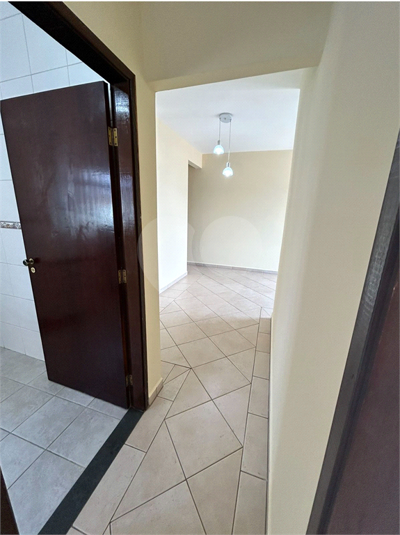 Apartamento à venda com 2 quartos, 65m² - Foto 13