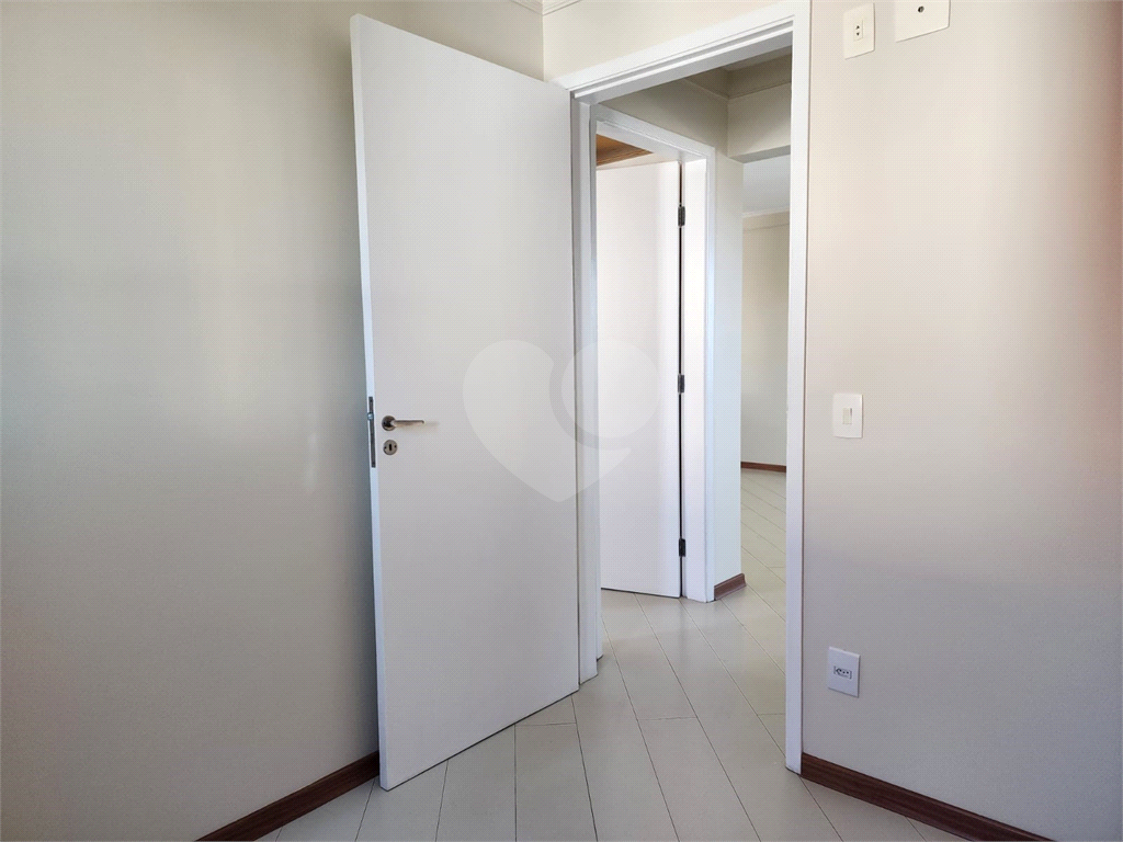 Apartamento à venda com 2 quartos, 69m² - Foto 8