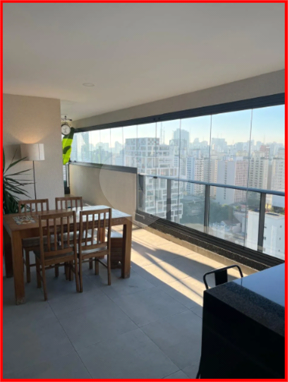 APARTAMENTO em PINHEIROS