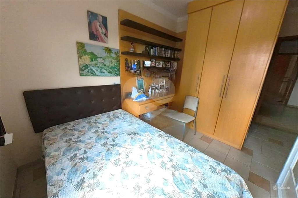 Sobrado com 4 Quartos e 3 banheiros à Venda