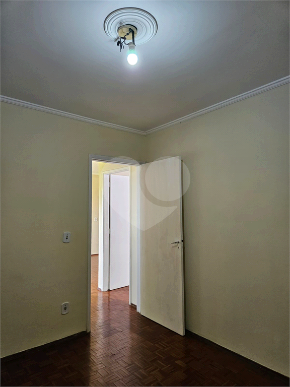 Apartamento à venda com 2 quartos, 60m² - Foto 11