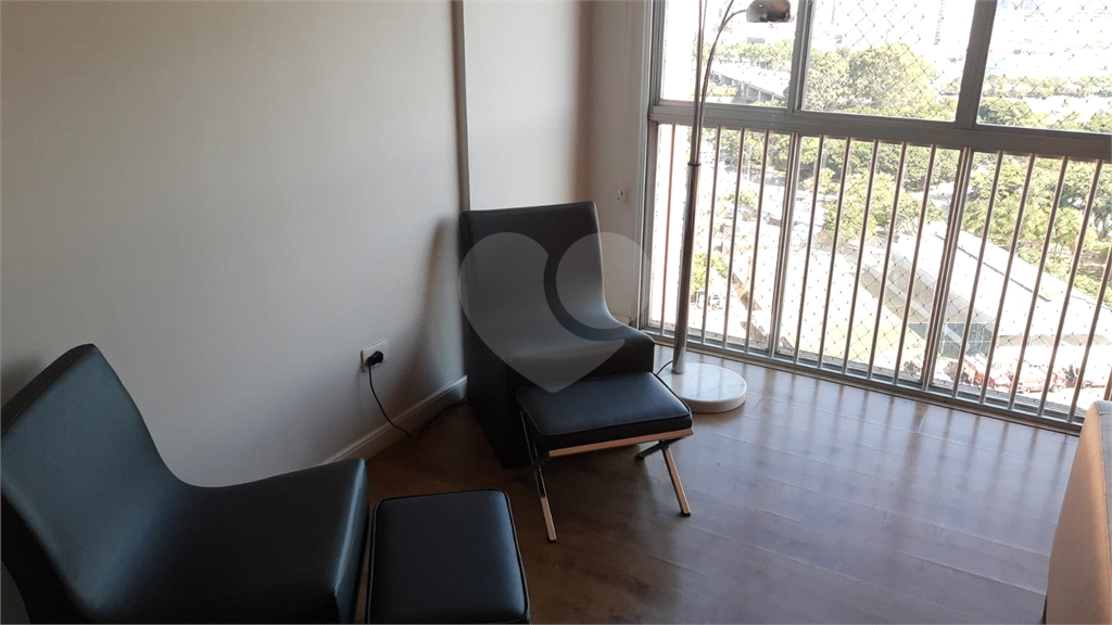 APARTAMENTO SEMI MOBILIADO