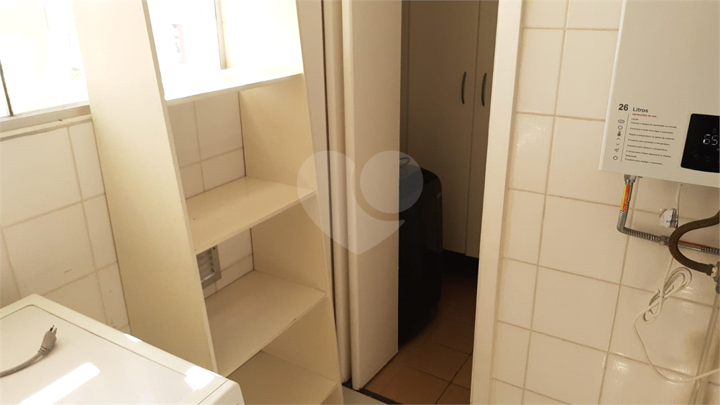 APARTAMENTO SEMI MOBILIADO