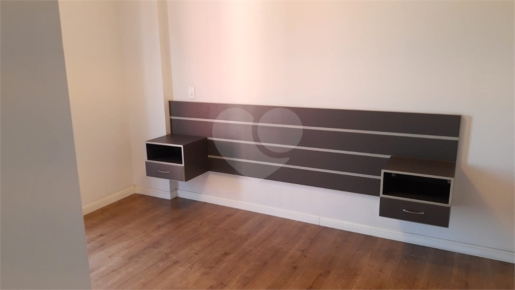 APARTAMENTO SEMI MOBILIADO