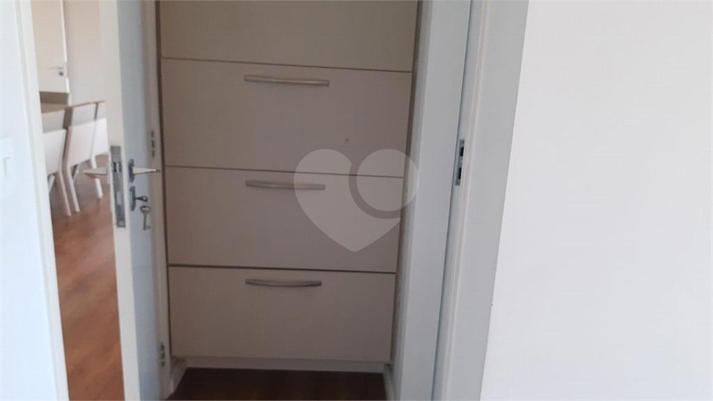 APARTAMENTO SEMI MOBILIADO