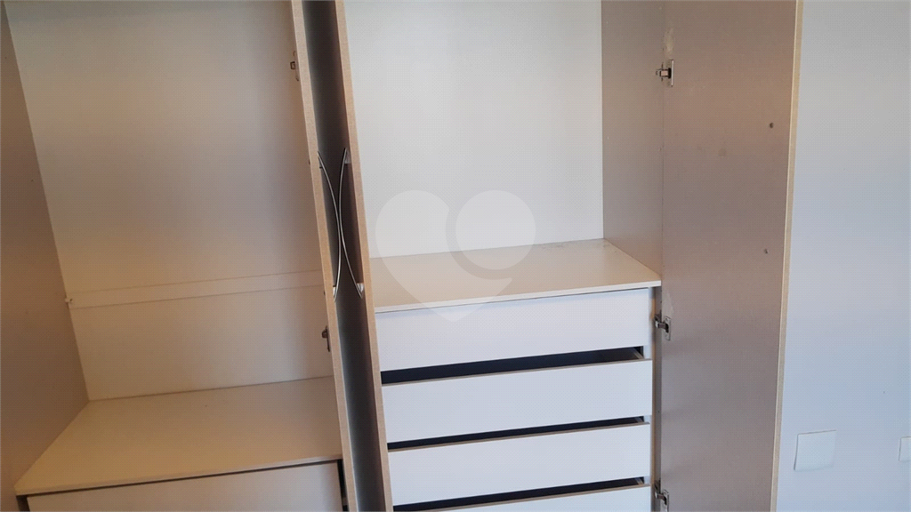 APARTAMENTO SEMI MOBILIADO