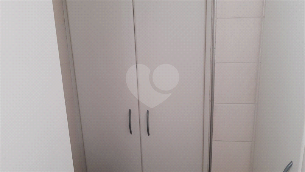 APARTAMENTO SEMI MOBILIADO