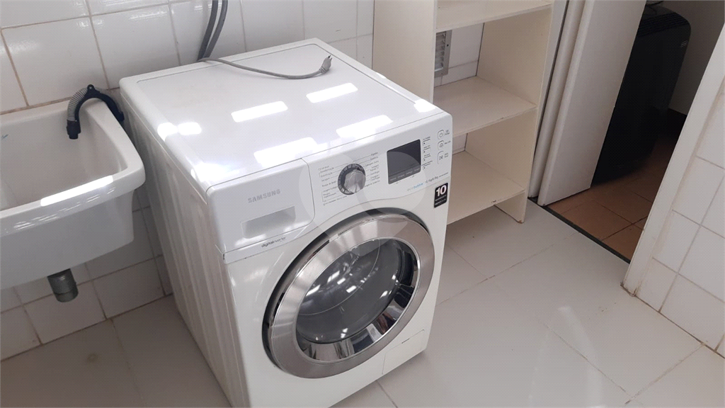 APARTAMENTO SEMI MOBILIADO